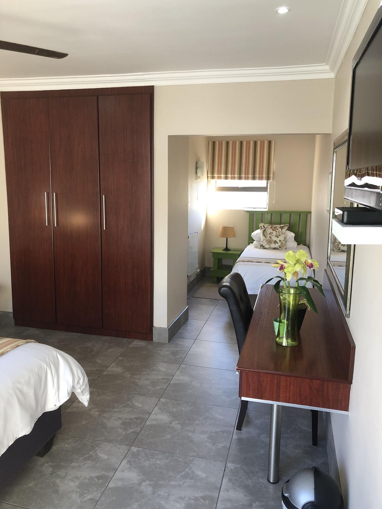 Le Blue Guesthouse Port Elizabeth Buitenkant foto